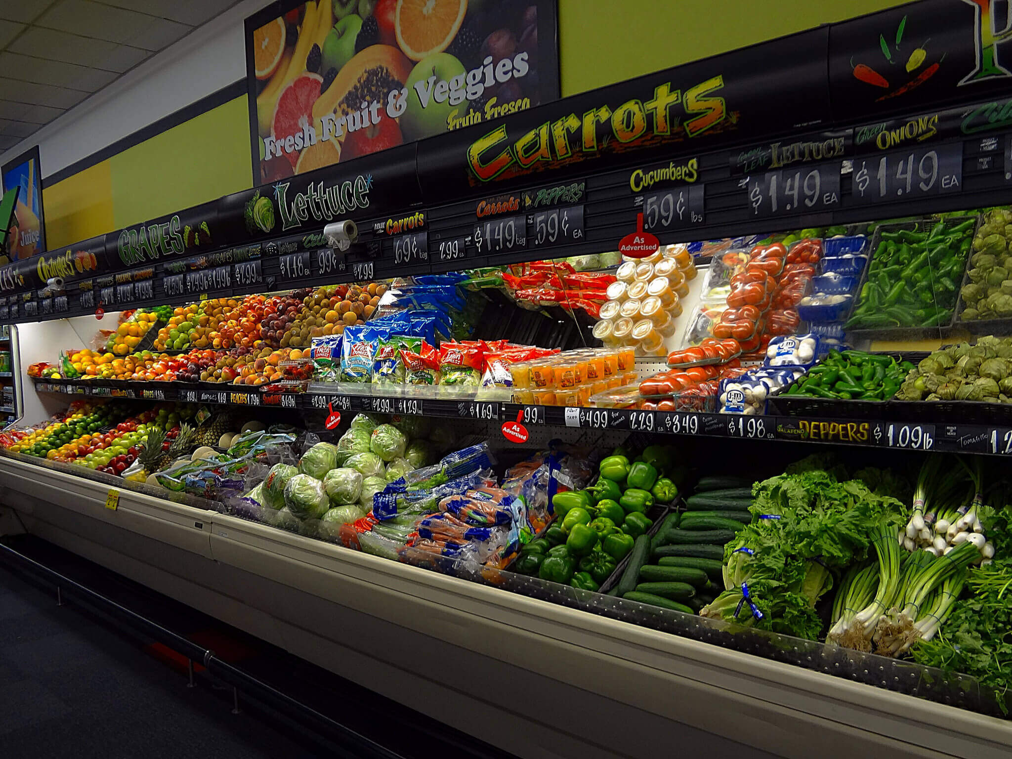 Grocery store produce display
