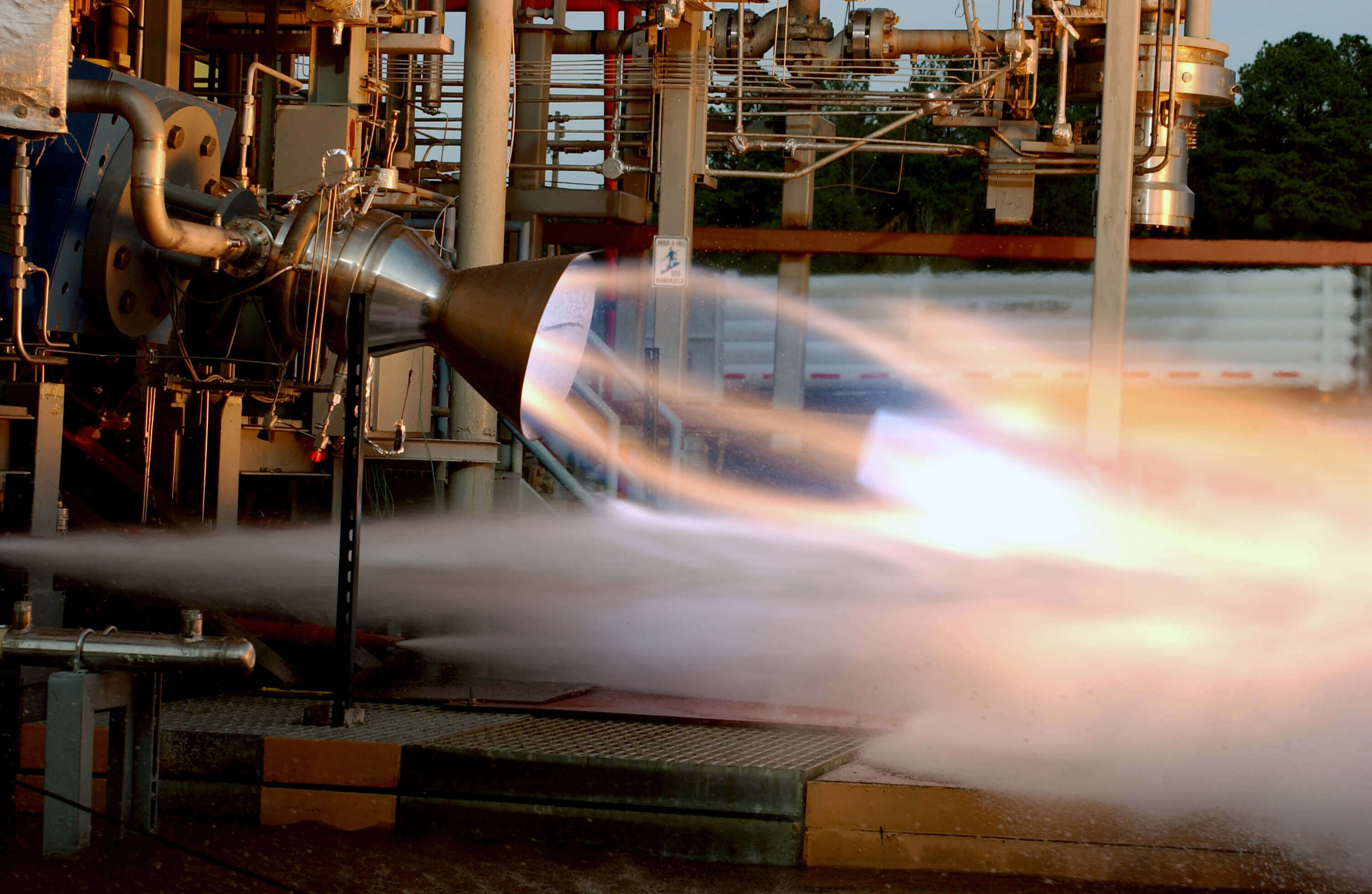Test firing of an RS-88 rocket engine 