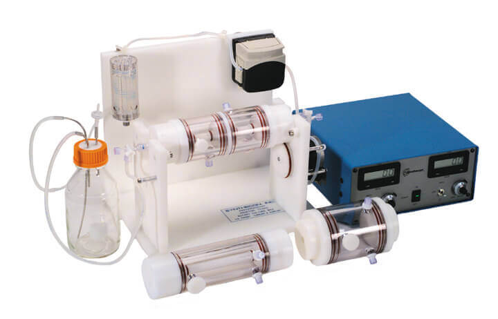 A NASA-created bioreactor capable of simulating microgravity conditions in a growth medium